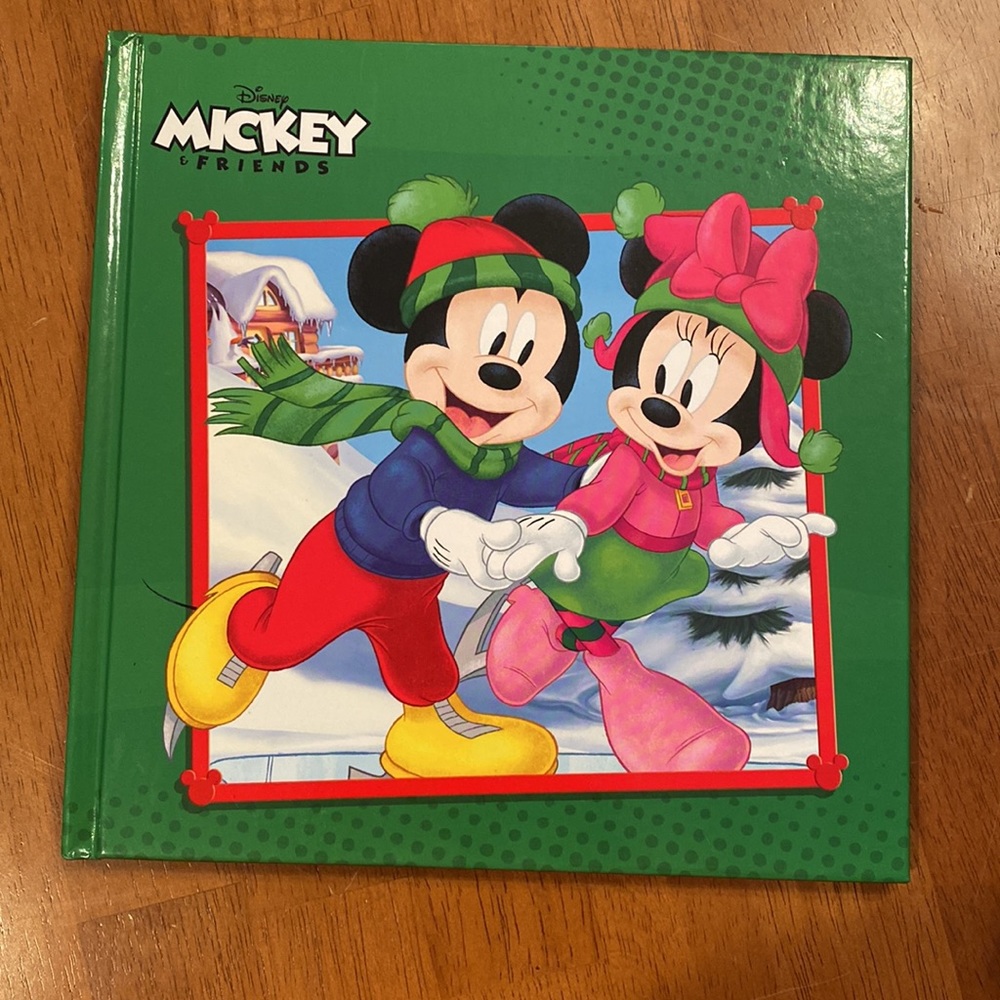 4 pack of Hard Cover Children’s Holiday Themed Books NWT